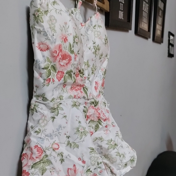 White floral strips top - Picture 4 of 8